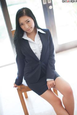 美女乳沟